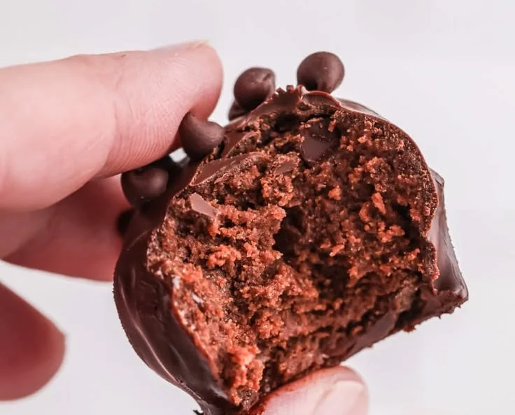 Delicious no-bake brownie bites served on a plate
